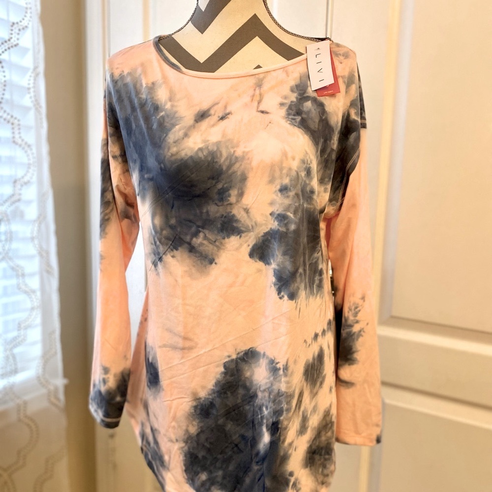 LIVI (Lane Bryant) long sleeve top